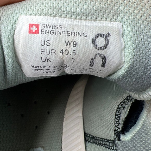 ON Cloudflyer Womens Size 9 Running Shoes Black White Mint Green - Picture 11 of 12